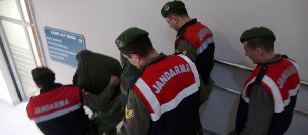 Tutuklanan Yunan askerleri - Sputnik Türkiye