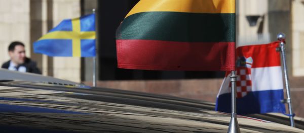 Rus Dışişlerine çağırılan ülkelerin büyükelçilerine ait araçlar - Sputnik Türkiye
