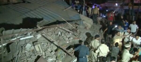 Hindistan'da bina yıkıldı - Sputnik Türkiye