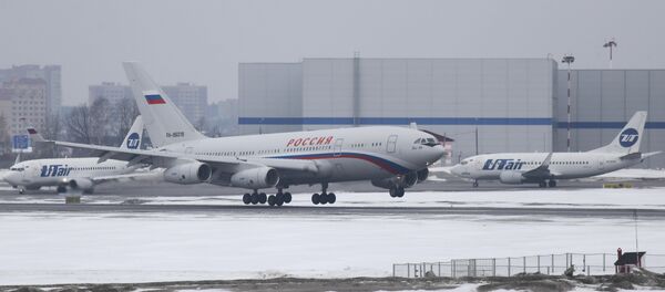 ABD'nin sınır dışı ettiği Rus diplomatları ve ailelerini taşıyan uçak - Sputnik Türkiye