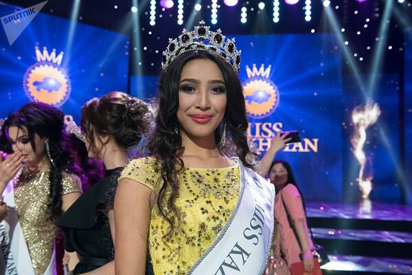 Miss Kazakistan 2018 yarışmasından kareler - Sputnik Türkiye