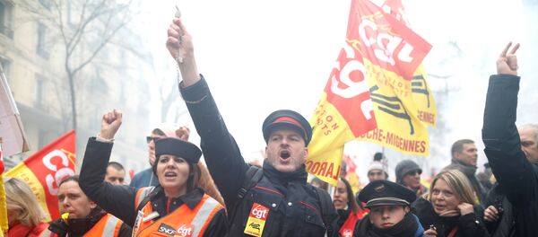 Fransa devlet demiryolları operatörü SNCF grev Paris - Sputnik Türkiye