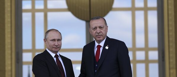 Cumhurbaşkanı Recep Tayyip Erdoğan, Cumhurbaşkanlığı Külliyesi'nde Rusya Devlet Başkanı Vladimir Putin'i resmi törenle karşıladı. - Sputnik Türkiye
