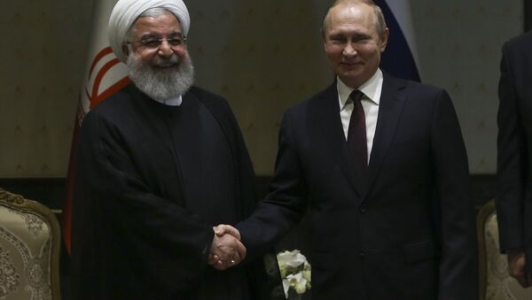 Rusya Devlet Başkanı Vladimir Putin, İran Cumhurbaşkanı Hasan Ruhani ile Cumhurbaşkanlığı Külliyesi’nde başbaşa görüştü. - Sputnik Türkiye