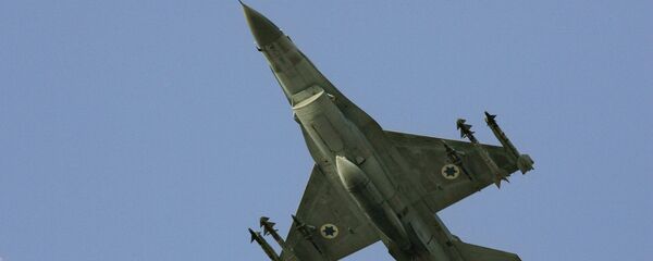 İsrail'e ait bir F-16 savaş uçağı İsrail'e ait bir F-16 savaş uçağı - Sputnik Türkiye