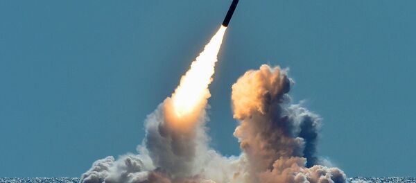 Silahsız Trident II D5 füzesi denemesi, USS Nebraska balistik füze denizaltısından, Kaliforniya açıkları, 26 Mart 2018 - Sputnik Türkiye