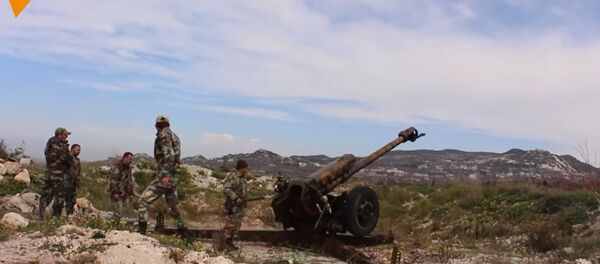 Lazkiye: Suriye ordusunun teröristlerin roketli saldırılarına yanıtı - Sputnik Türkiye