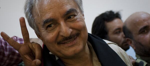 Libya'nın Tobruk merkezli Temsilciler Meclisi'ne bağlı emekli general Halife Hafter - Sputnik Türkiye