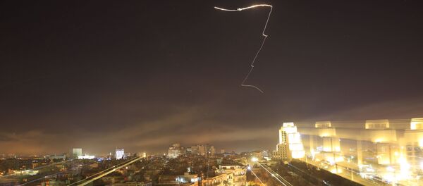 ABD ve müttefikleri Suriye’ye füzelerle saldırdı - Sputnik Türkiye