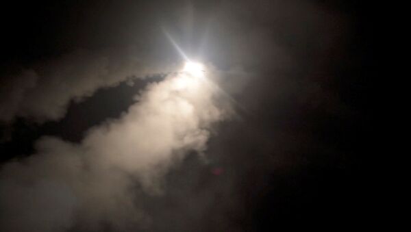 Tomahawk füzelerinin Suriye'ye fırlatılışının görüntüleri - Sputnik Türkiye