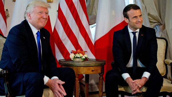US President Donald Trump (L) meets French President Emmanuel Macron before a working lunch ahead of a NATO Summit in Brussels, Belgium, May 25, 2017. - Sputnik Türkiye