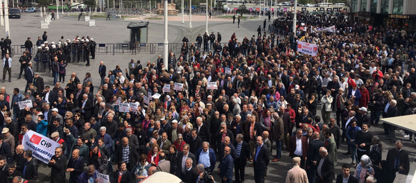 Polis, Taksim'de CHP'lilere izin vermedi - Sputnik Türkiye
