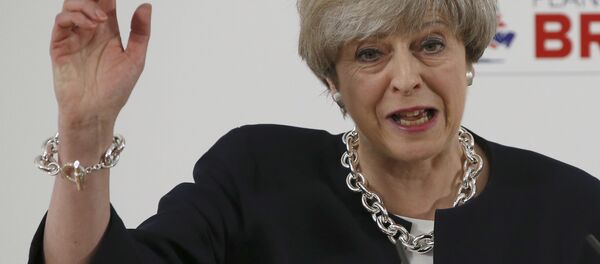 Britain's Prime Minister, Theresa May, delivers a speech to launch the Conservative Party's local elections campaign, in Calverton Village Hall, Calverton, Britain April 6, 2017. Britain's Prime Minister, Theresa May, delivers a speech to launch the Conservative Party's local elections campaign, in Calverton Village Hall, Calverton, Britain April 6, 2017. - Sputnik Türkiye