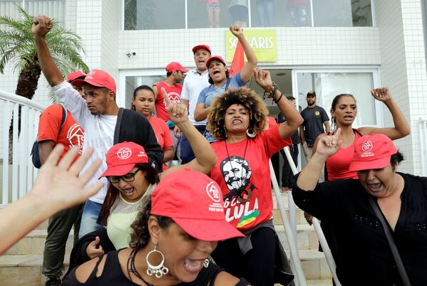 Brezilya'da eski Devlet Başkanı Lula'nın apartman dairesinde eylem - Sputnik Türkiye
