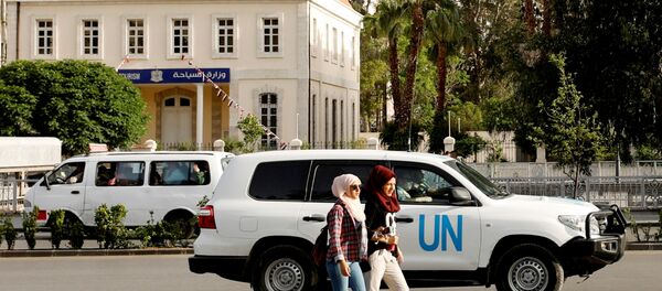 OPCW yetkililerini taşıyan BM aracı Şam'da - Sputnik Türkiye