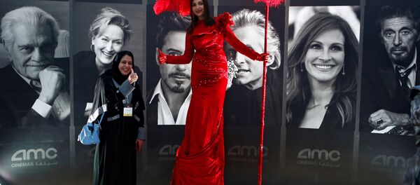 Suudi Arabistan'da ilk sinema salonu açıldı - Sputnik Türkiye