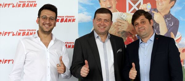 Çekimleri temmuz ayında başlayacak Çift'lik Bank Tosun Firarda filminin tanıtım toplantısı - Sputnik Türkiye