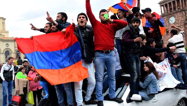 Ermenistan, Erivan, Sarkisyan'a karşı protesto, 20 Nisan 2018 - Sputnik Türkiye