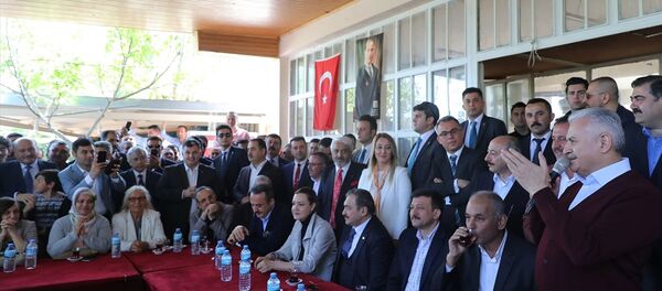 Başbakan Yıldırım İzmir'de Başbakan Yıldırım İzmir'de - Sputnik Türkiye