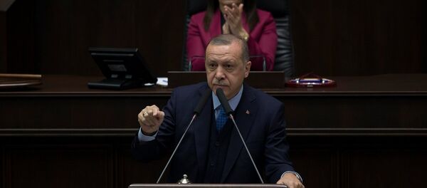 Cumhurbaşkanı ve AK Parti Genel Başkanı Recep Tayyip Erdoğan, partisinin TBMM Grup Toplantısına katıldı. - Sputnik Türkiye