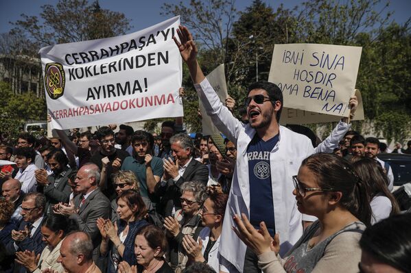 Cerrahpaşa Tıp'ta Bölünmeprotestosu - Sputnik Türkiye