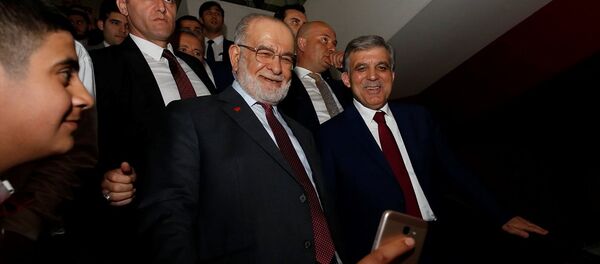 Saadet Partisi Genel Başkanı Temel Karamollaoğlu ile 11. Cumhurbaşkanı Abdullah Gül - Sputnik Türkiye