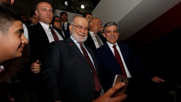 Saadet Partisi Genel Başkanı Temel Karamollaoğlu ile 11. Cumhurbaşkanı Abdullah Gül - Sputnik Türkiye