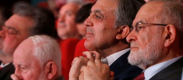 Saadet Partisi Genel Başkanı Temel Karamollaoğlu ile 11. Cumhurbaşkanı Abdullah Gül - Sputnik Türkiye