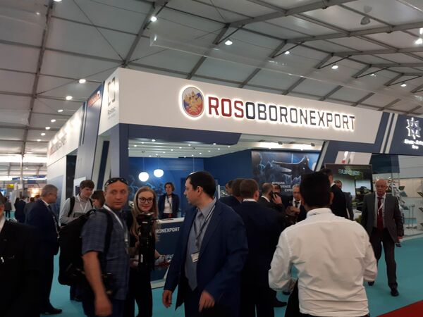 Rusya devlet silah ihracat şirketi Rosoboroneksport standı - Sputnik Türkiye