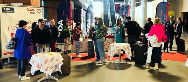 Sezonun ilk Rus turist kafilesi, Dalaman'a geldi - Sputnik Türkiye