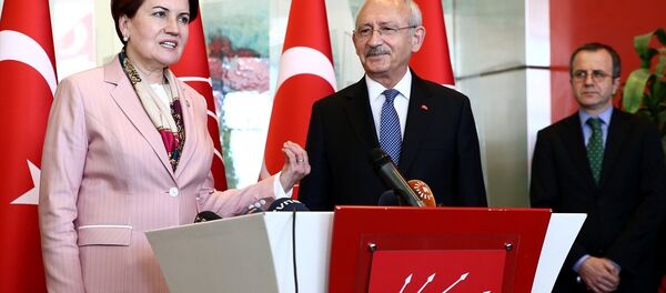 Cumhuriyet Halk Partisi (CHP) Genel Başkanı Kemal Kılıçdaroğlu- İYİ Parti Genel Başkanı Meral Akşener - Sputnik Türkiye