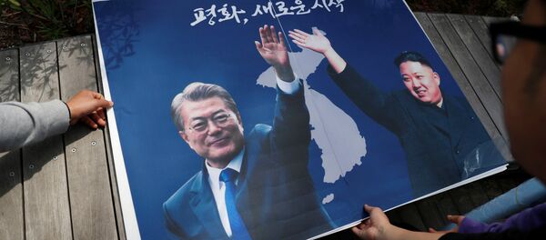 Kuzey Kore lideri Kim Jong-un- Güney Kore Devlet Başkanı Moon Jae-in Kuzey Kore lideri Kim Jong-un- Güney Kore Devlet Başkanı Moon Jae-in - Sputnik Türkiye