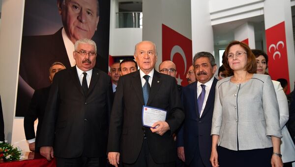 MHP Genel Başkanı Devlet Bahçeli, 24 Haziran genel seçimleri için parti genel merkezinde milletvekilliği adaylık başvurusunu yaptı. - Sputnik Türkiye