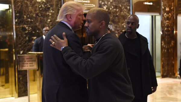 Kanye West'ten başkan seçilen Donald Trump'a kutlama ziyareti, Trump Tower, New York, 13 Aralık 2016 - Sputnik Türkiye