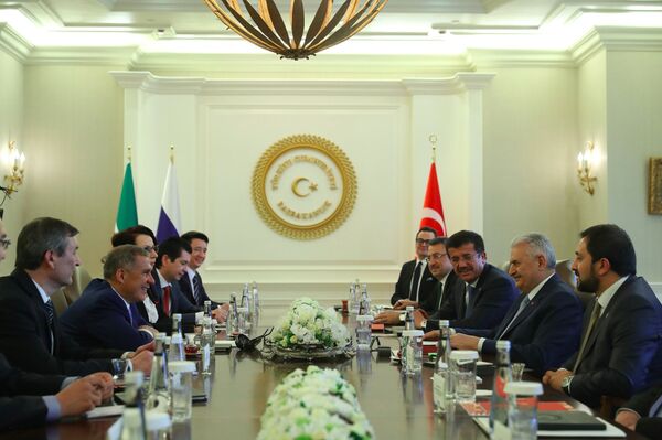 Tataristan Cumhurbaşkanı Rüstem Minnihanov, Başbakan Yıldırım ile görüştü Tataristan Cumhurbaşkanı Rüstem Minnihanov, Başbakan Yıldırım ile görüştü - Sputnik Türkiye