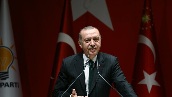 Cumhurbaşkanı ve AK Parti Genel Başkanı Recep Tayyip Erdoğan, partisinin genel merkezinde AK Parti Genişletilmiş İl Başkanları Toplantısı'na katıldı. - Sputnik Türkiye