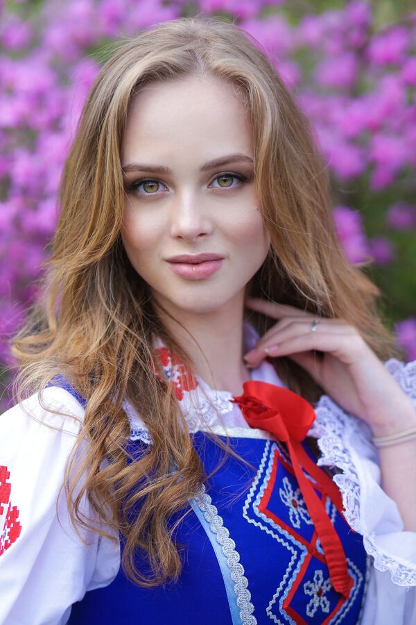 Belarus'ta 'İlkbahar Kraliçesi' öğrenci güzellik yarışması adayları - Sputnik Türkiye
