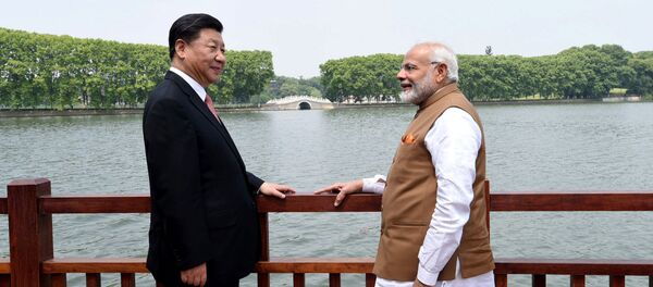 Hindistan Başbakanı Narendra Modi ve Çin Devlet Başkanı Şi Cinping - Sputnik Türkiye