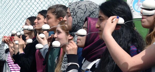 Liselilerden '15 Temmuz Demokrasi Zaferi' etkinliği - Sputnik Türkiye