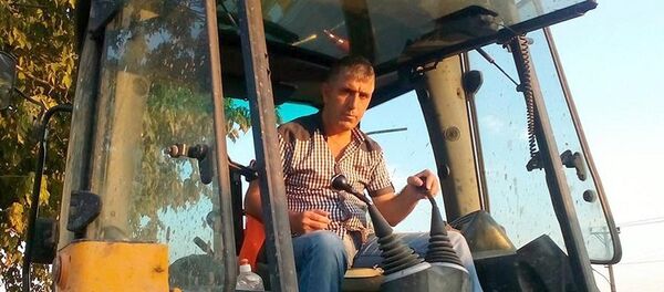 Yunanistan sınırına geçen Edirne Belediyesi kepçe operatörü Musa Alerik - Sputnik Türkiye