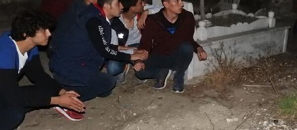 Mezarlıkta ağlayan 'gizemli' kıza pusu - Sputnik Türkiye