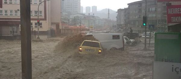 Ankara-Mamak'ta sel. - Sputnik Türkiye