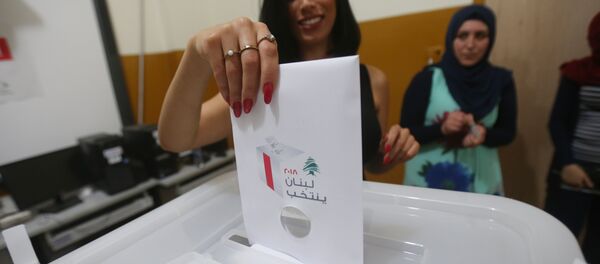 Lübnan'da seçim sandığı oy - Sputnik Türkiye