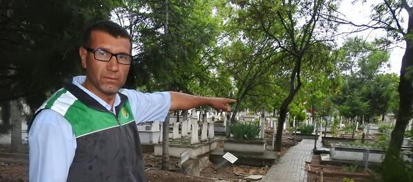 Çorum'daki mezarlık görevlisi Fikret Yumutkan - Sputnik Türkiye