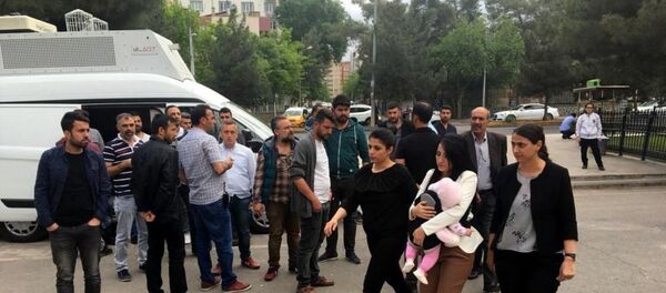 20 Nisan’da 6 aylık kızıyla Diyarbakır E Tipi Cezaevi’ne giren öğretmen Ayşe Çelik - Sputnik Türkiye