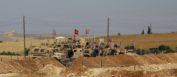 YPG, Halep iline bağlı Menbiç ilçesinin kontrolünü Ağustos 2016'da ABD’nin desteğiyle terör örgütü IŞİD'den almıştı - Sputnik Türkiye