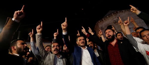 Alperen Ocakları'ndan Fransa Başkonsolosluğu önünde 'Kuran' protestosu - Sputnik Türkiye