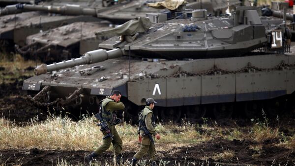 Golan Tepeleri'nde İsrail tankları - Sputnik Türkiye