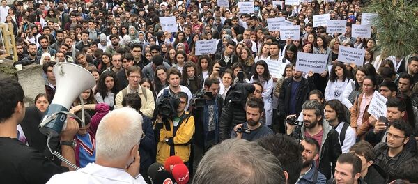 Cerrahpaşa Tıp Fakültesi bölünme protestosu - Sputnik Türkiye