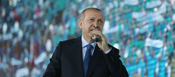 Cumhurbaşkanı ve AK Parti Genel Başkanı Recep Tayyip Erdoğan, Ankara Spor Salonu'nda AK Parti Genel Merkez Gençlik Kolları Kongresi'ne katılarak konuşma yaptı. - Sputnik Türkiye